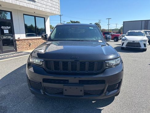 Used 2023 Jeep Grand Cherokee L Laredo AWD/4WD image 12