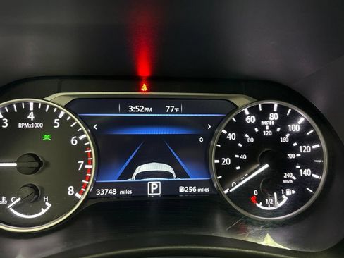 Used 2025 Nissan Sentra SV FWD image 35
