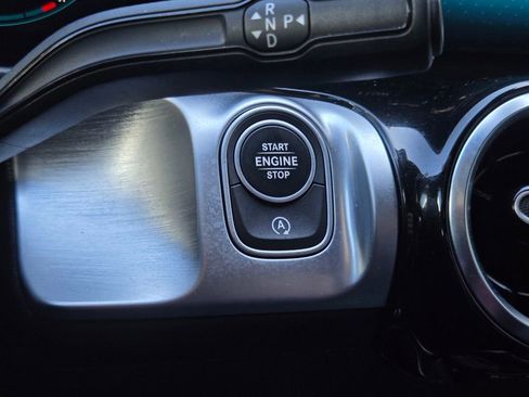 Used 2022 Mercedes-Benz GLB 250 GLB 250 image 21