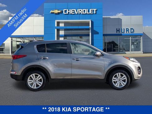 Used 2018 Kia Sportage LX image 3
