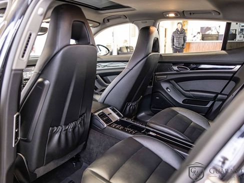 Used 2015 Porsche Panamera 4 image 34