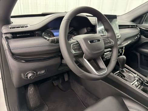 New 2026 Jeep Compass Latitude AWD/4WD image 15