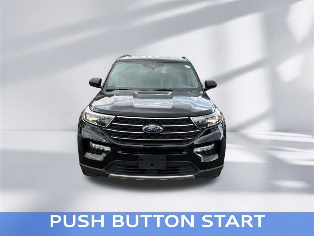 Used 2023 Ford Explorer XLT w/ Equipment Group 202A AWD/4WD image 17
