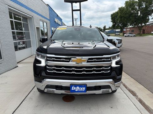 Used 2023 Chevrolet Silverado 1500 LTZ AWD/4WD image 7