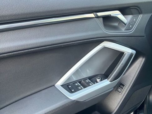 Used 2025 Audi Q3 2.0T Premium image 35