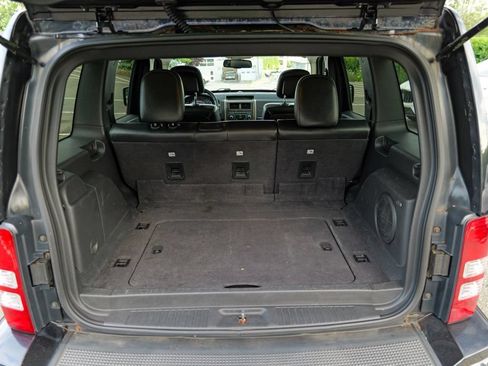 Used 2011 Jeep Liberty Limited w/ Chrome Accents Group AWD/4WD image 55