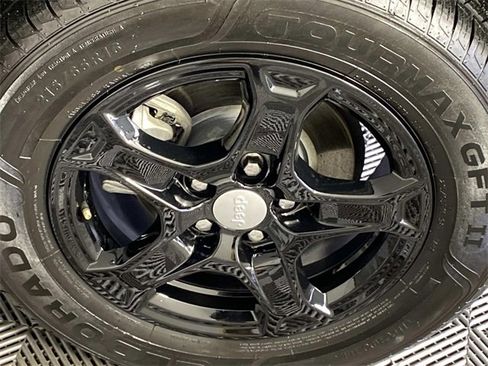 Used 2022 Jeep Compass Sport image 27