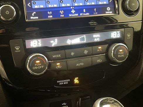 Used 2020 Nissan Rogue S AWD/4WD image 10