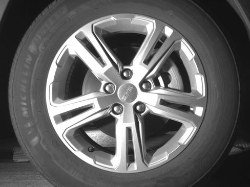 Used 2024 GMC Terrain SLE image 18