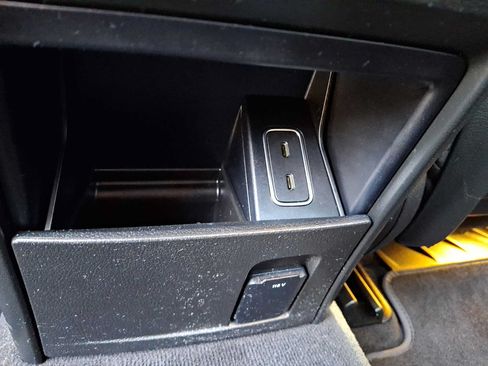 Used 2021 Mercedes-Benz GLE 580 4MATIC image 11