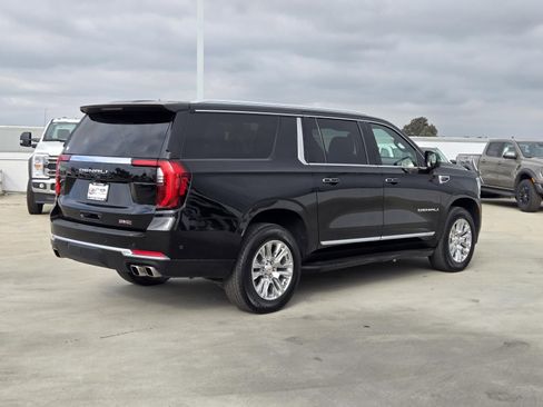 Used 2025 GMC Yukon XL Denali image 4