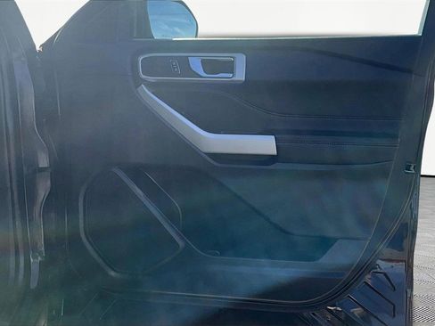 Used 2021 Ford Explorer XLT w/ Equipment Group 202A image 23
