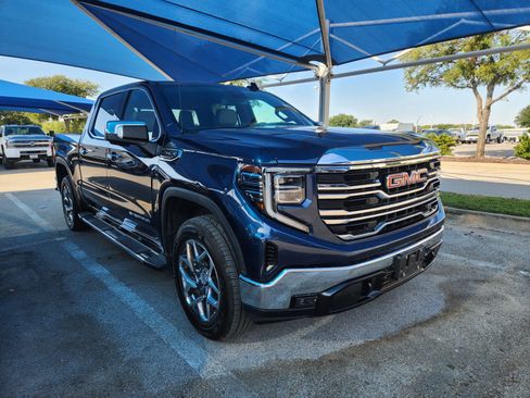 Used 2022 GMC Sierra 1500 SLT w/ SLT Convenience Package AWD/4WD image 1