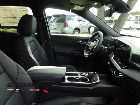 New 2026 Chevrolet Equinox LT w/ Convenience Package II image 16