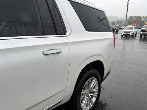 Used 2024 GMC Yukon XL SLT AWD/4WD image 4