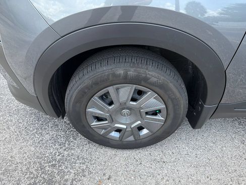 Certified 2025 Nissan Kicks S AWD/4WD image 13