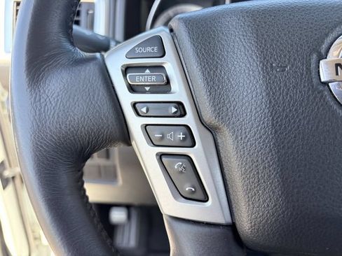 Used 2018 Nissan Titan SV w/ SV Convenience Package AWD/4WD image 7