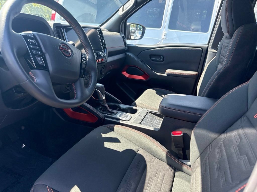 Used 2026 Nissan Frontier PRO-4X w/ Pro-4x Convenience Package AWD/4WD image 3