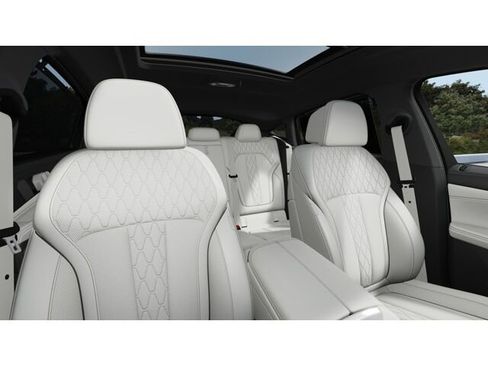 New 2026 BMW X6 xDrive40i w/ Executive Package AWD/4WD image 11