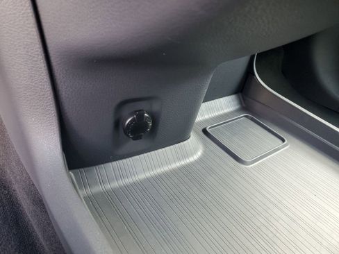 Used 2022 Toyota Sienna XLE image 15