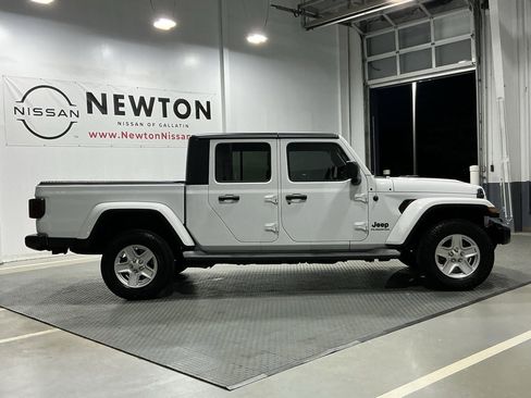 Used 2020 Jeep Gladiator Sport w/ Quick Order Package 24S image 45