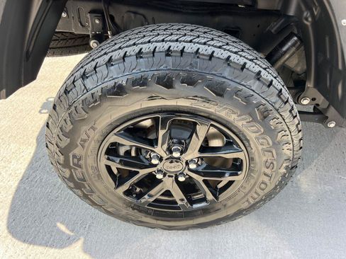 Used 2021 Jeep Gladiator Sport AWD/4WD image 17