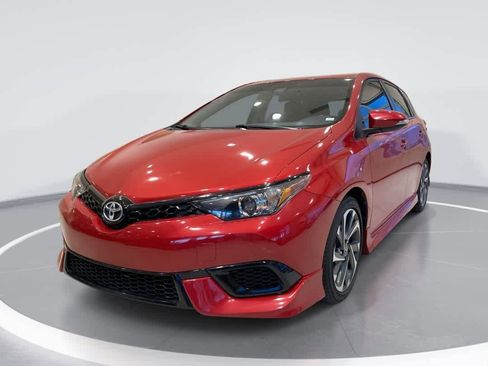 Used 2018 Toyota Corolla iM w/ Carpet Mat Package (TMS) image 1