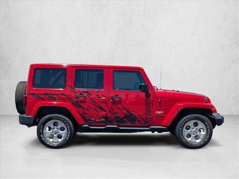 Used 2014 Jeep Wrangler Unlimited Sahara w/ Connectivity Group AWD/4WD image 4