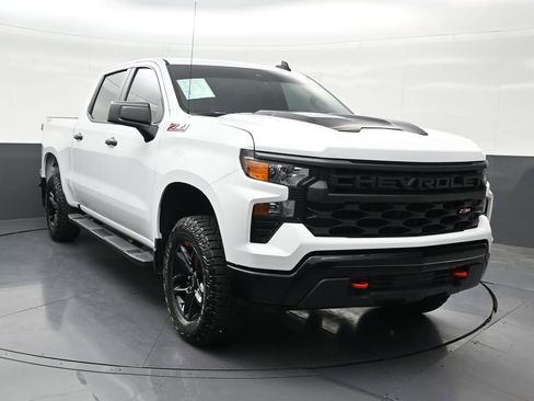 Used 2025 Chevrolet Silverado 1500 Custom Trail Boss AWD/4WD image 8