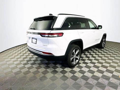 New 2026 Jeep Grand Cherokee Limited AWD/4WD image 9