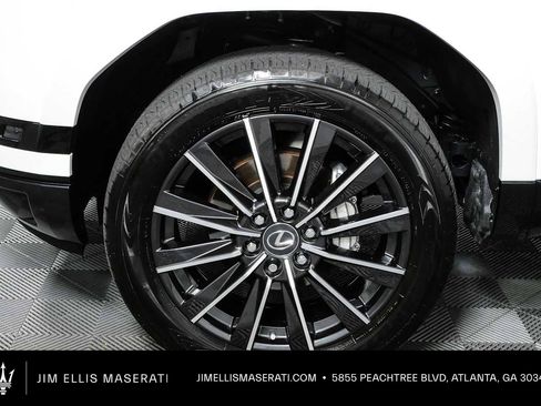 Used 2025 Lexus GX 550 w/ Accessory Package (2T) AWD/4WD image 6