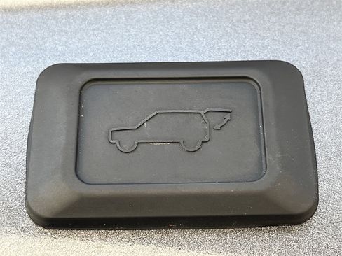 Used 2023 Toyota RAV4 XLE Premium image 30