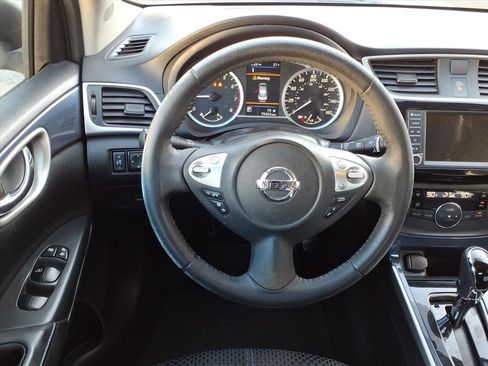 Used 2019 Nissan Sentra SR image 4