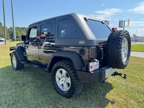 Used 2012 Jeep Wrangler Unlimited Sahara w/ Connectivity Group AWD/4WD image 27