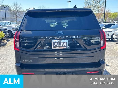 Certified 2025 Ford Expedition Active image 6