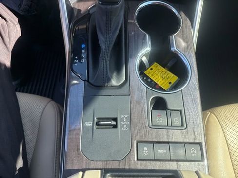 Used 2020 Toyota Highlander Platinum FWD image 32