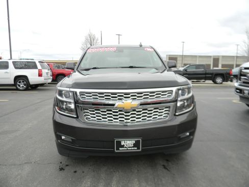 Used 2016 Chevrolet Suburban LT w/ Luxury Package image 2