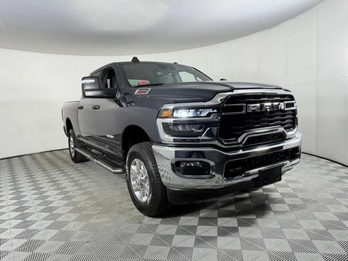 Used 2025 RAM 2500 Big Horn AWD/4WD image 5