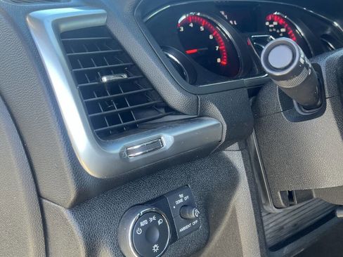 Used 2014 GMC Acadia SLE image 17