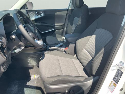 New 2025 Kia Soul EX image 21