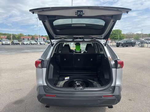 Used 2019 Toyota RAV4 XLE image 17