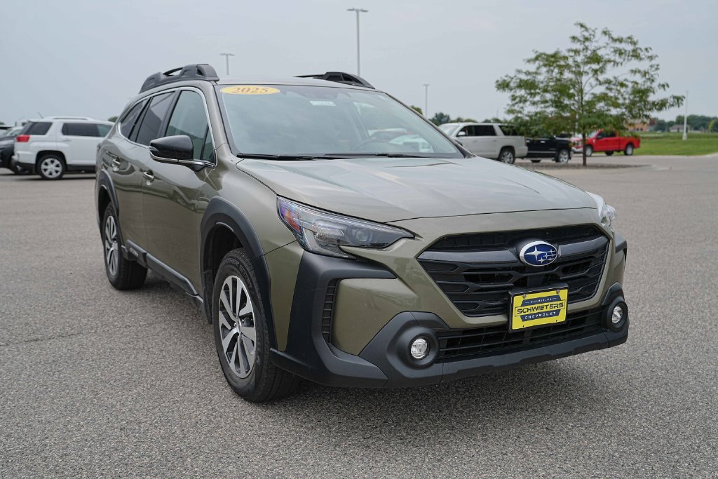 Used 2025 Subaru Outback Premium AWD/4WD image 5