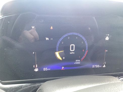 Used 2025 Chevrolet Trax RS w/ Driver Confidence Package image 28