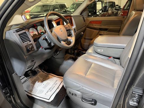 Used 2006 Dodge Ram 2500 Truck Laramie w/ Trailer Tow Group image 4