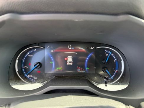 Used 2024 Toyota RAV4 SE AWD/4WD image 16