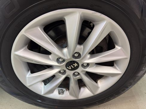 Used 2020 Kia Sorento LX AWD/4WD image 34