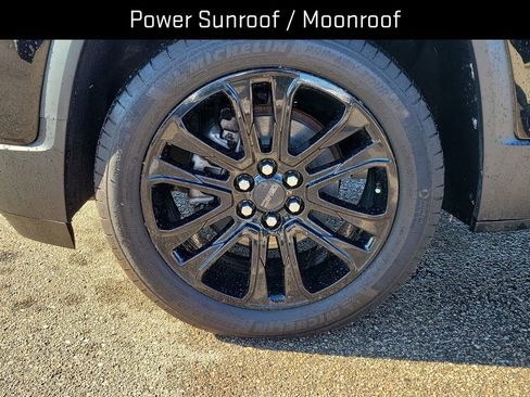 Certified 2023 GMC Acadia SLE image 8