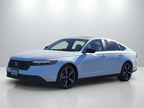 Used 2025 Honda Accord Sport image 8