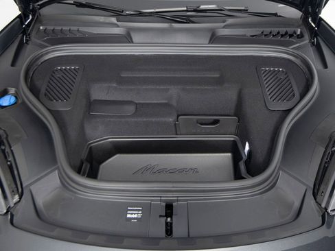 New 2026 Porsche Macan 4 Electric AWD/4WD image 44