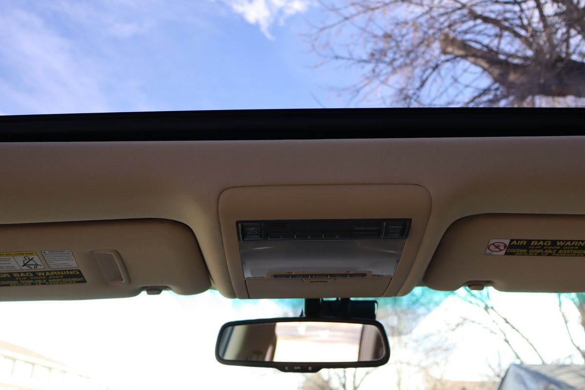 Used 2011 Lexus LX 570 4WD w/ Luxury Pkg image 28